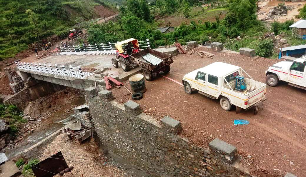 लुकुरवन खोलामा पुल