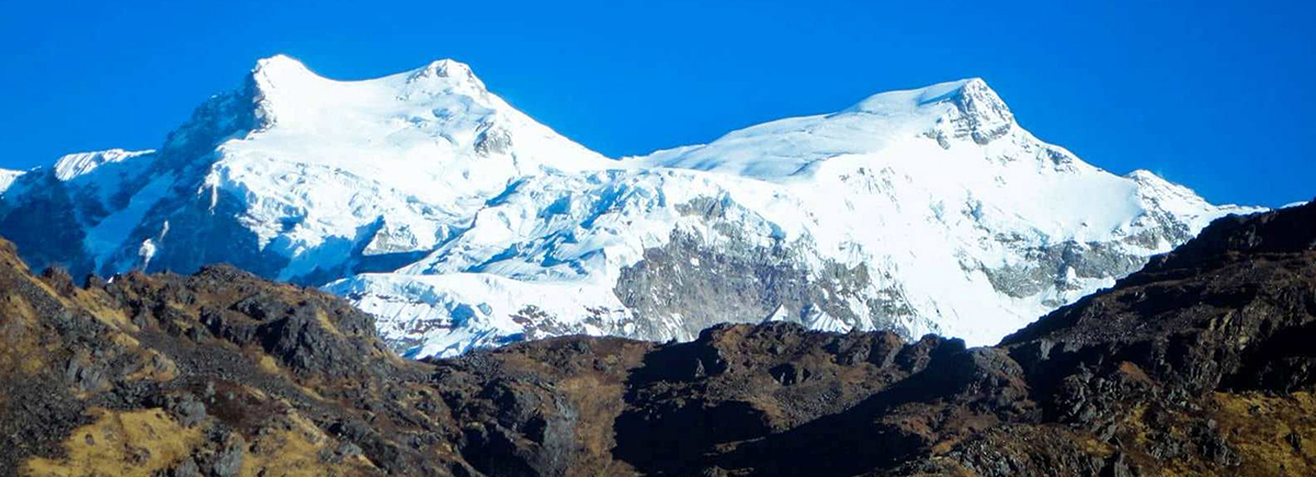 गोरखाको बौद्ध हिमालबाट ४ जनाको उद्धार, एक जनाको मृत्यु