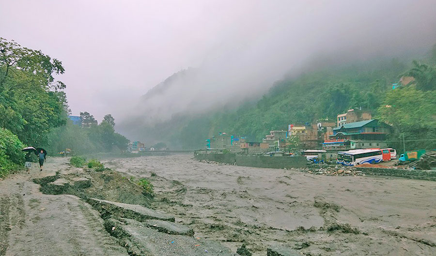 कालीगण्डकीको बाढीले ९ घर बग्यो