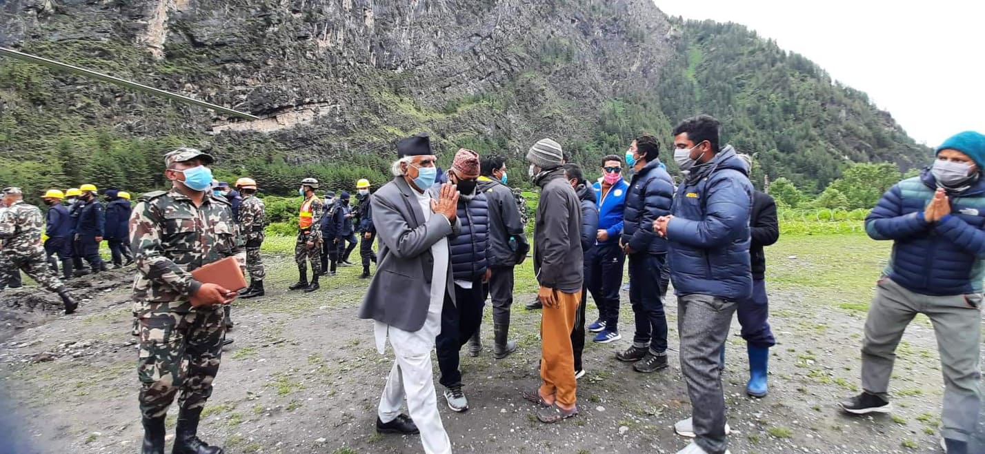 शुक्रबार विश्वासको मत लिन लागेका मुख्यमन्त्री पोखरेल मनाङमा अड्किए