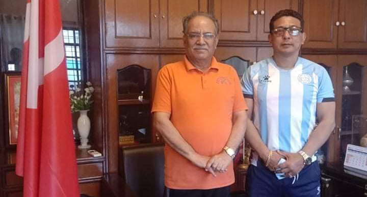 प्रचण्डलाई भेटे दीपक मनाङेले