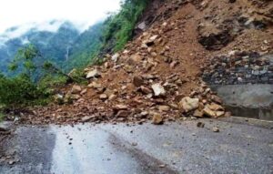 मध्यपहाडी लोकमार्गको पर्वत- बागलुङ खण्ड फेरि अवरुद्ध