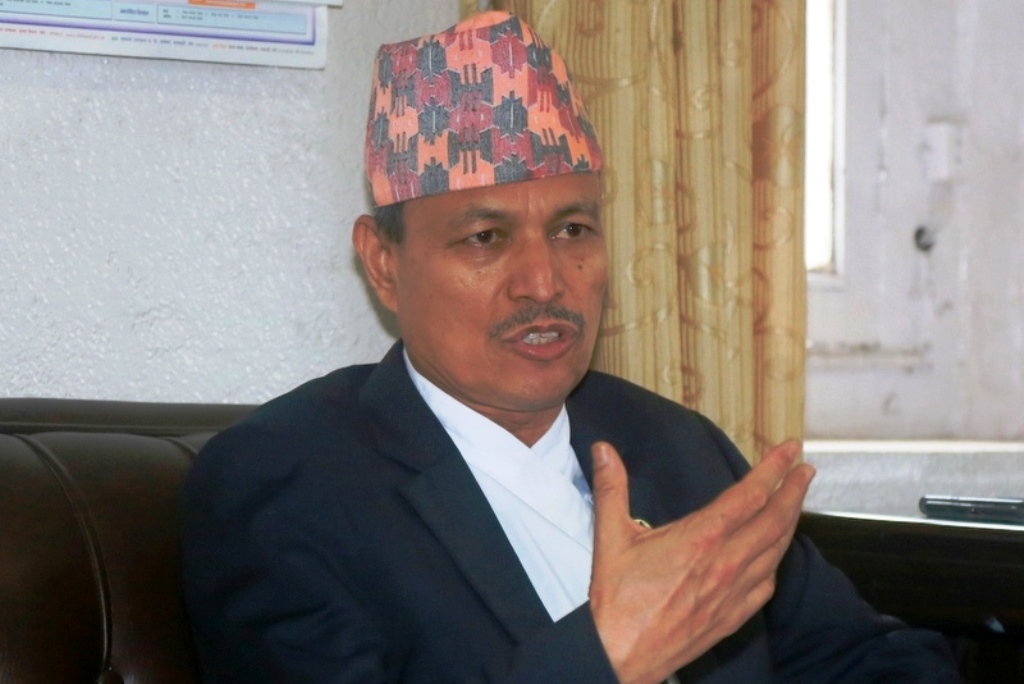 एमाले मिलाउन खोज्ने भीम रावललाई कसले दियो फोनमा धम्की ?