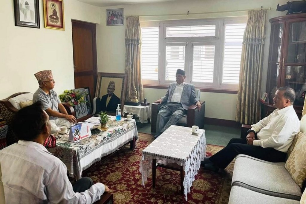 देउवा सरकार टिकाउन नेपाल निर्णायक, एमाले एकताको साँचो युवाका हातमा