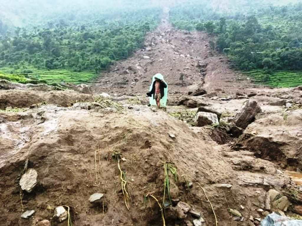 बाढीपहिरो र डुबानमा परी हालसम्म ३४ जनाको मृत्यु,  २४ जना बेपत्ता