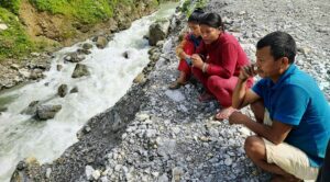 बडिगाड खोलाले बगाउँदा बुर्तिबाङ खप्तरीबाङबाट साढे दुई वर्षीय बालक वेपत्ता