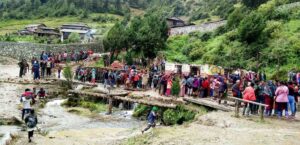 जनैपूर्णिमाको अवसरमा पुजा गर्न ढोरपाटन पुगे दर्शनार्थी, ढोरबराहमा बिहानैबाट चहल पहल