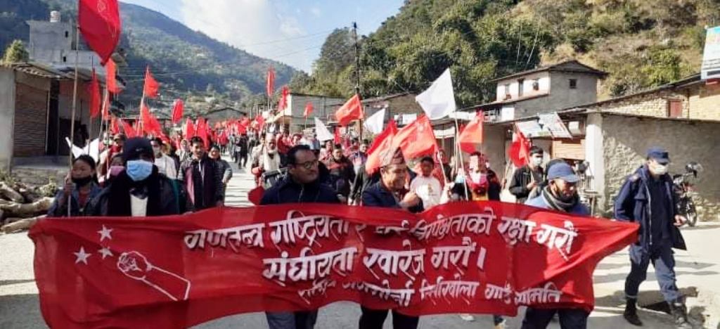 निसिखोलामा बृहत आम सभा- अनावश्यक प्रलोभन र भ्रम नफैलाउन एमालेलाई ढुङ्गानाको चेतावनी
