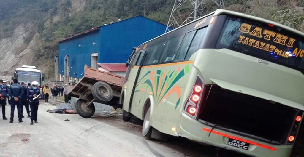तनहुँमा सवारी दुर्घटना २ जनाको मृत्यु