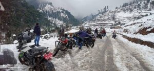 हिउँ खेल्नेलाई ढोरपाटनको विकल्प निसीखोलाको सिप क्षेत्र, हिउँमा रमाउनेको सङ्ख्या बढ्दो