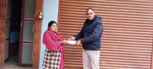 गुल्मी दिमचौरकी राधिकाको उपचारको लागि झण्डै डेढ लाख सहयोग हस्तान्तरण