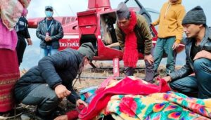बागलुङ बडिगाडकी सुत्केरीको हेलिकप्टर मार्फत उद्दार