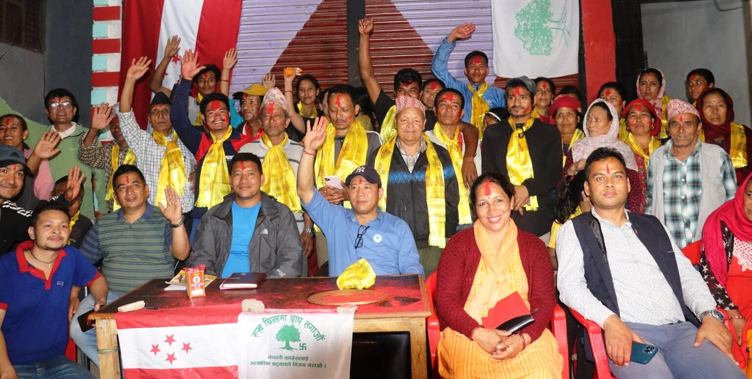 बागलुङ बडिगाडमा एमालेमा पहिरो ७६ जना पार्टी परित्याग गरि काँग्रेसमा प्रवेश