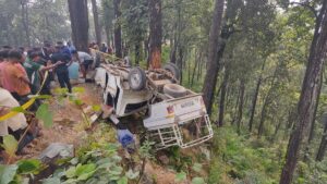 कावासोतीमा जीप दुर्घटना, २ जनाको मृत्यु, २८ घाइते
