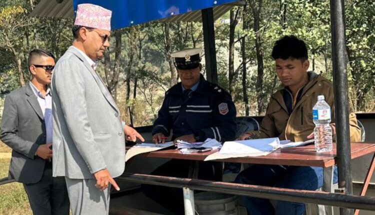 ट्रायल सेन्टरमा गण्डकीका यातायात मन्त्रीको छड्के