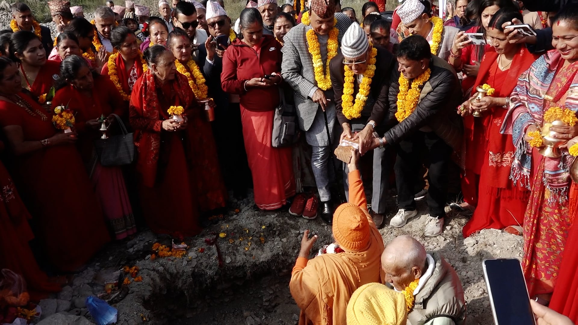 दोबिल्लाघाटमा १०८ धारासहितको शिव मन्दीरको शिलन्यास
