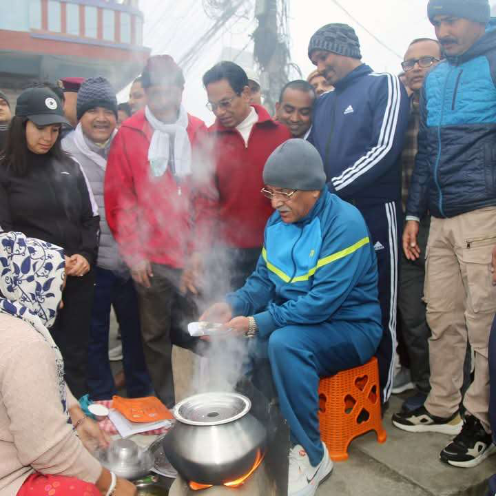 प्रचण्डले लिए भक्काको स्वाद