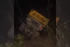 स्याङ्जामा ट्रिपर पल्टिँदा एक जनाको मृत्यु, चार जना गम्भीर घाइते