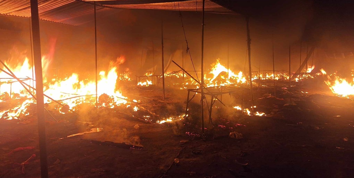 सल्यानको श्रीनगर महोत्सवमा मध्यराती आगलागी, करोडौं मूल्य बराबरको सामान जलेर नस्ट