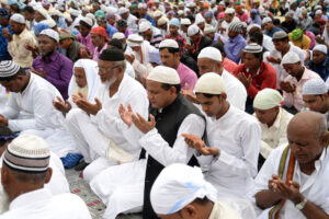 आज इद उल फित्र मनाउँदै इस्लाम धर्मावलम्बी, सरकारले दियो सार्वजनिक बिदा