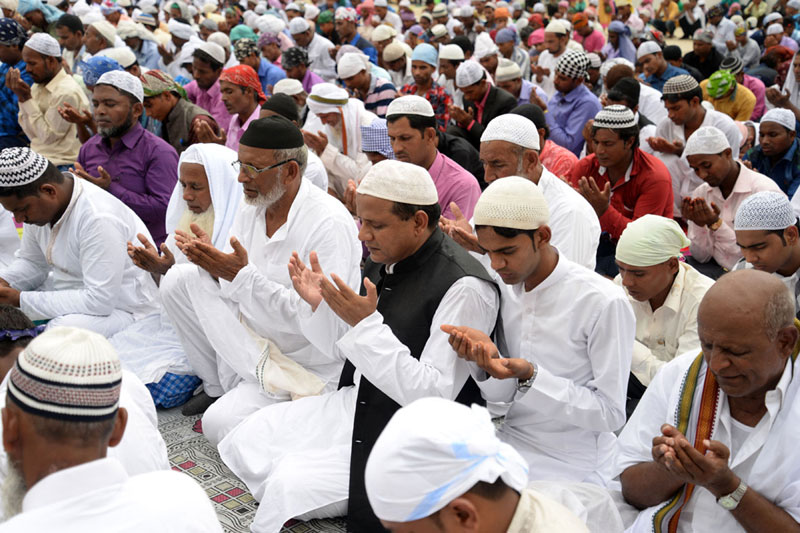 आज इद उल फित्र मनाउँदै इस्लाम धर्मावलम्बी, सरकारले दियो सार्वजनिक बिदा
