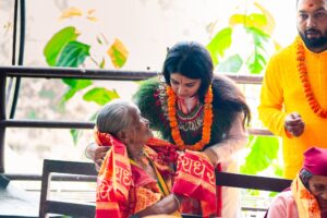 आमा औसीको अवसरमा बुद्धाश्रममा सामग्री वितरण र गण्डकी कोटिहोममा महायज्ञको उत्साह