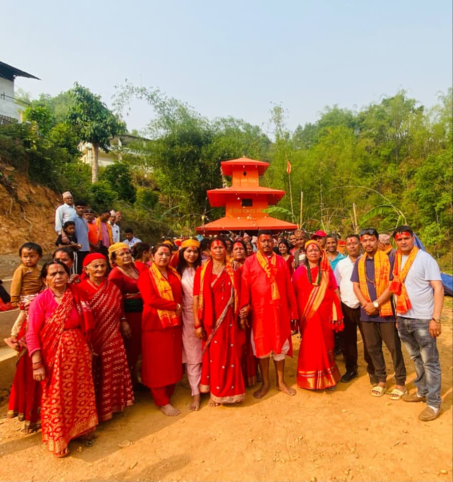वडा सदस्य कुवरले गरे शिबको मुर्ती दान