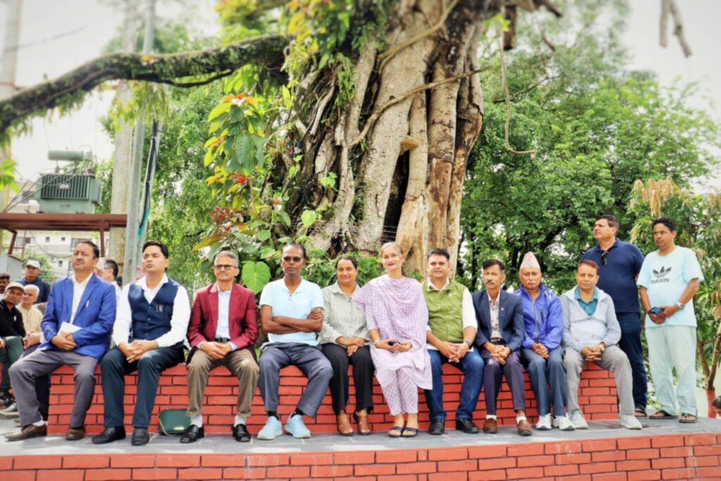 पोखरा-६ गौरीघाटस्थित डम्पिङ साइड बनेको चौतारो जीर्णोद्वार गरि हस्तान्तरण