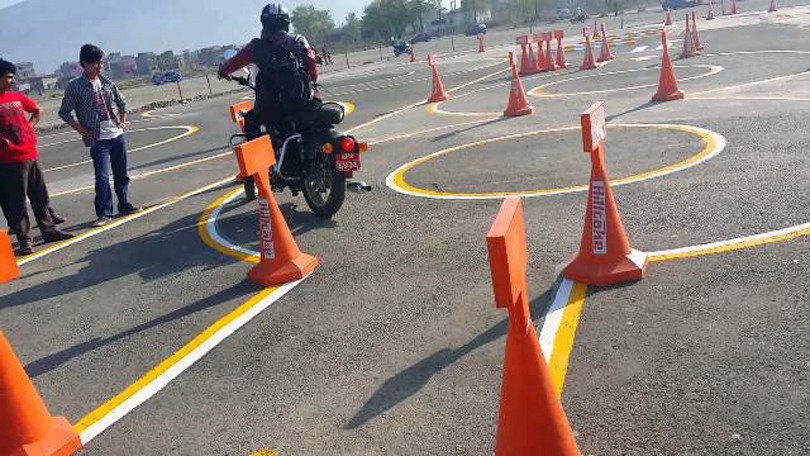 पोखराबाट सवारी चालक अनुमतिपत्रको परिक्षा दिइरहेका नक्कली  परिक्षार्थी पक्राउ