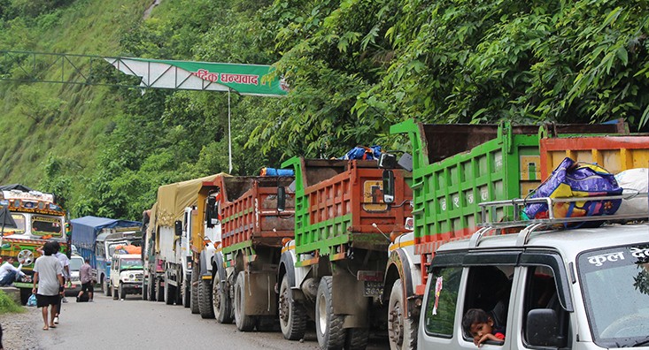 सिद्धार्थ राजमार्गमा साँझ बाटनै  सवारी साधन चलाउन रोक, कारण के होला ?