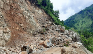काठमाडौँ छिर्ने सबै राजमार्ग अवरुद्ध