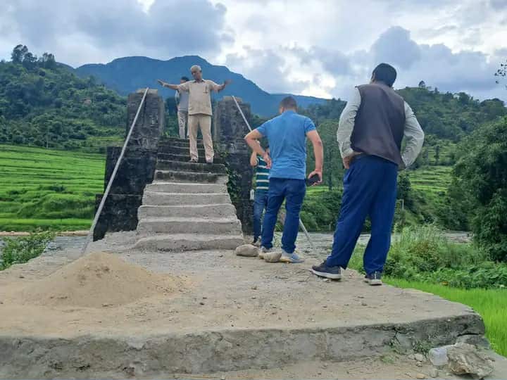 पुतलीबजार ४ र आधिखोला ६ जोड्ने झोलुङ्गे पुलको मर्मत कार्य सम्पन्न
