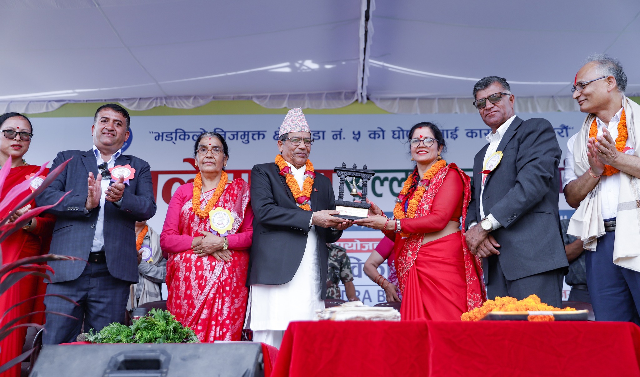 मालेपाटन तिज गित प्रतियोगिता : “मौलिक तीज भाकाहरू हराउँदै गएकोप्रति प्रदेश प्रमुखको चिन्ता”