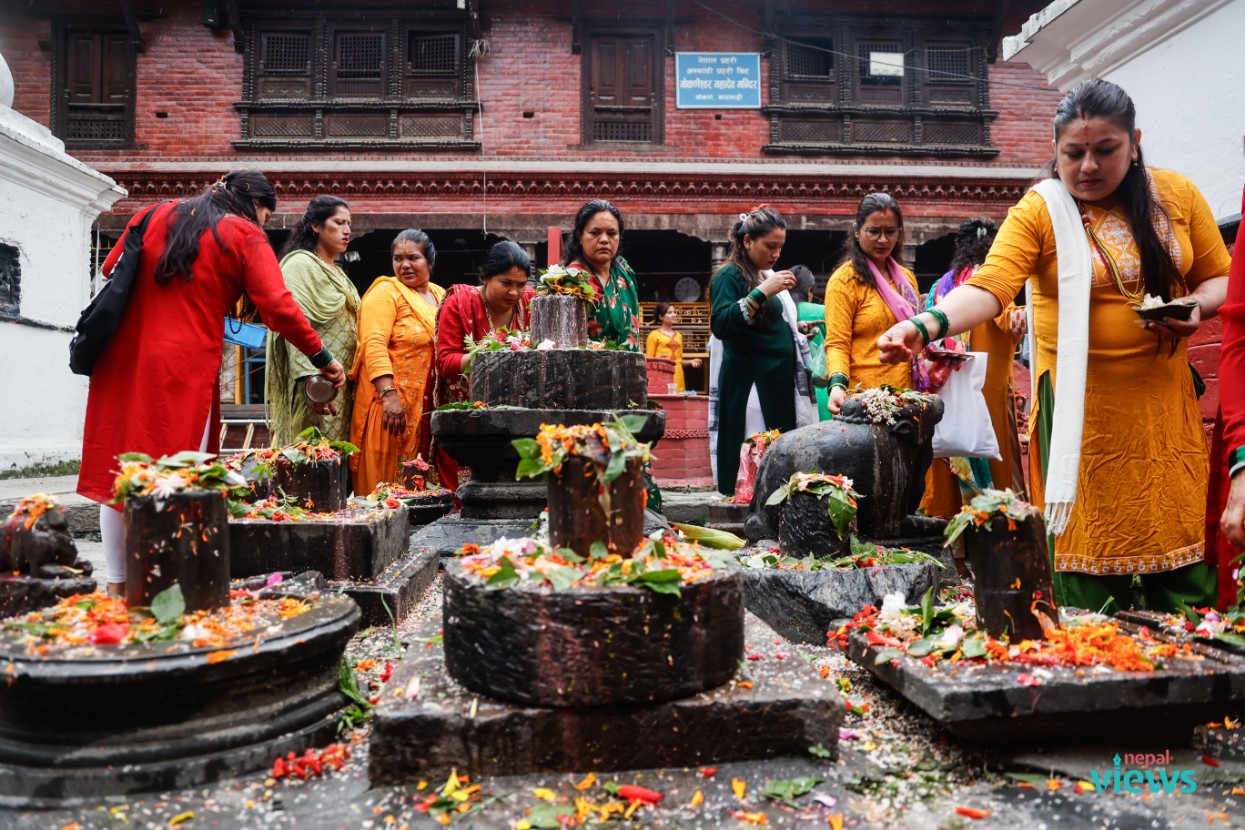 आज साउनको तेस्रो सोमबार, शिवालयमा श्रद्धालुको घुइँचो