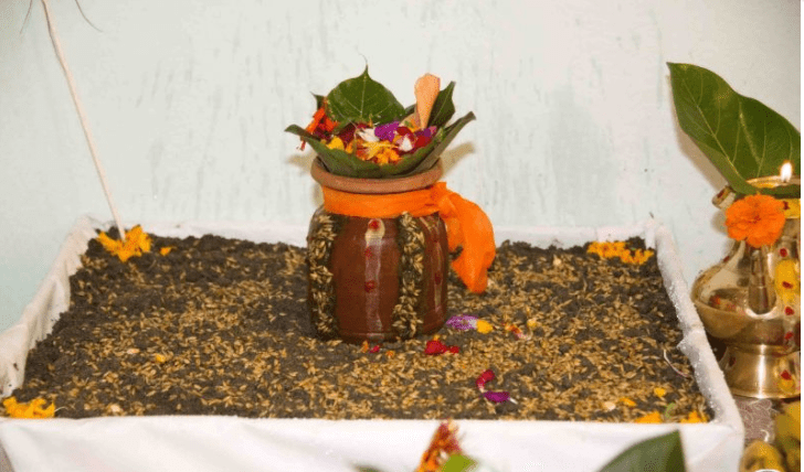 आजबाट बडादसैँ सुरु, घरघरमा घटस्थापना गरिँदै
