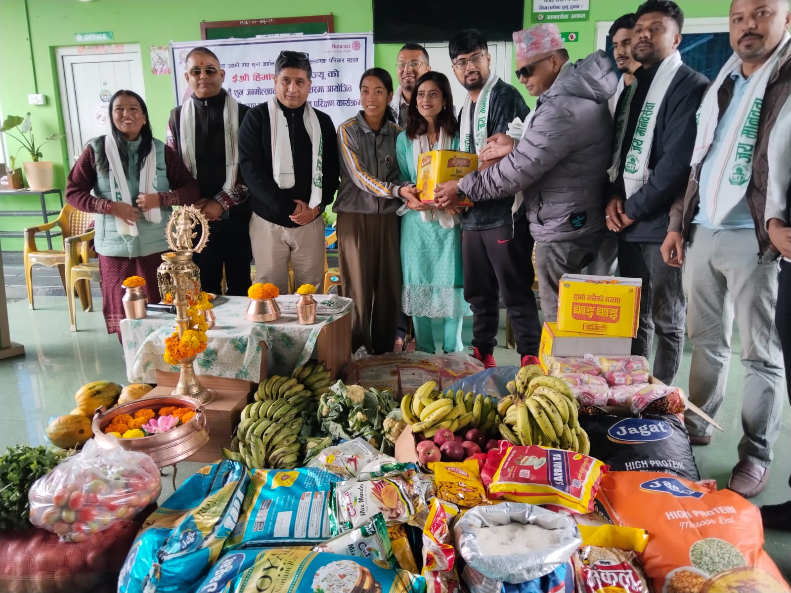जन्मदिनमा खाद्यान्न सहयोग र स्वास्थय परिक्षण