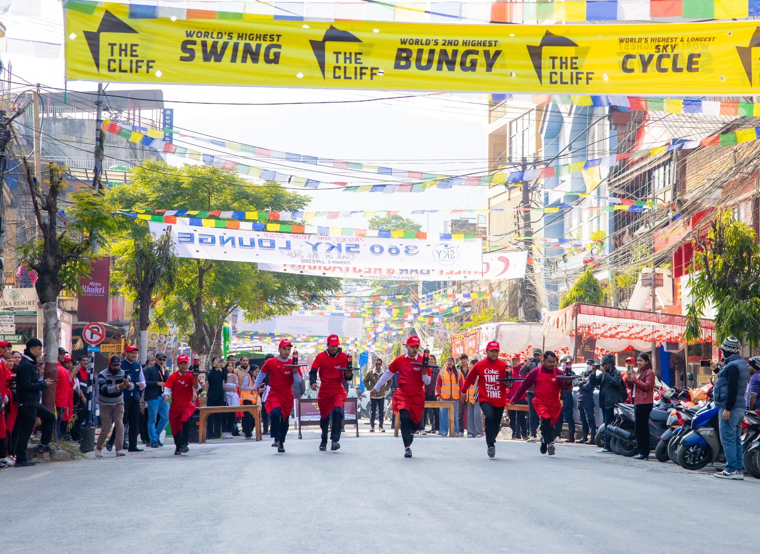 २७ औं पोखरा सडक महोत्सव : दोश्रो दिन वेटर÷वेट्रेस दौड, सडकमै बहस