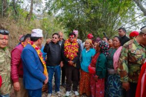 रुपामा एमालेको घरदैलो, कास्की–१ मा केही काम भएन भन्न मिल्दैन : बैनबहादुर अधिकारी क्षेत्री